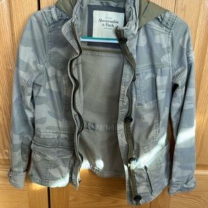 abercrombie and fitch size s camo jacket